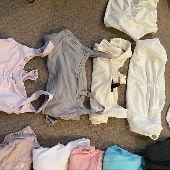 60 PIECE BUNDLE! - Picture 11 of 13